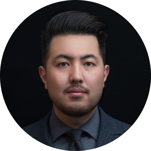 Portrait photo of client Xeng V.