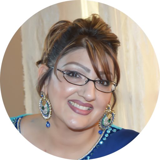 Portrait photo of client Farah K.